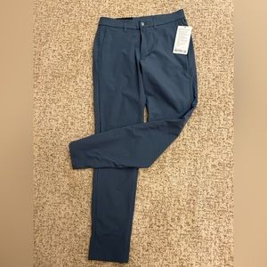 Men’s Lululemon Commission Pant slim fit 32”x30”.